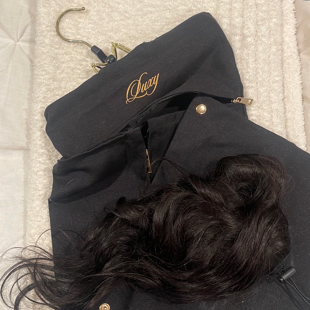 Luxy hair bun with hanger and case
